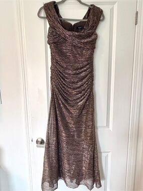 Ever New Elegant Metallic Gold Off the Shoulder Evening Dress - Size 6 Petites